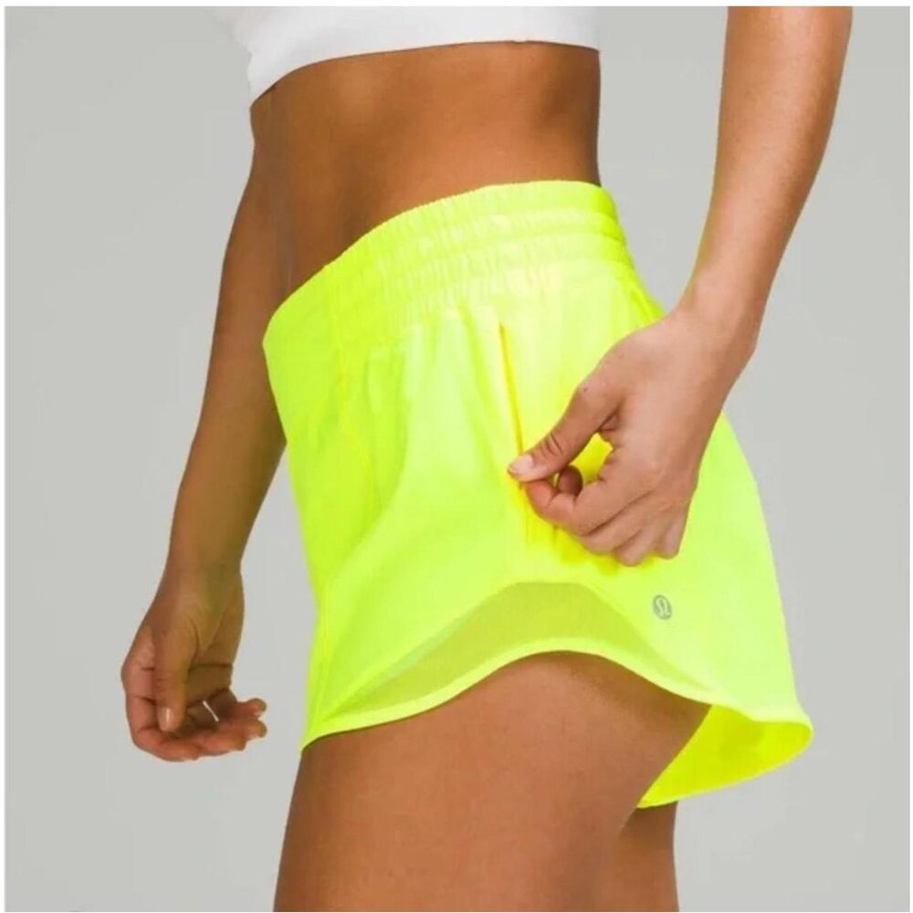 Lululemon Hotty Hot 2.5” Shorts. Size 0